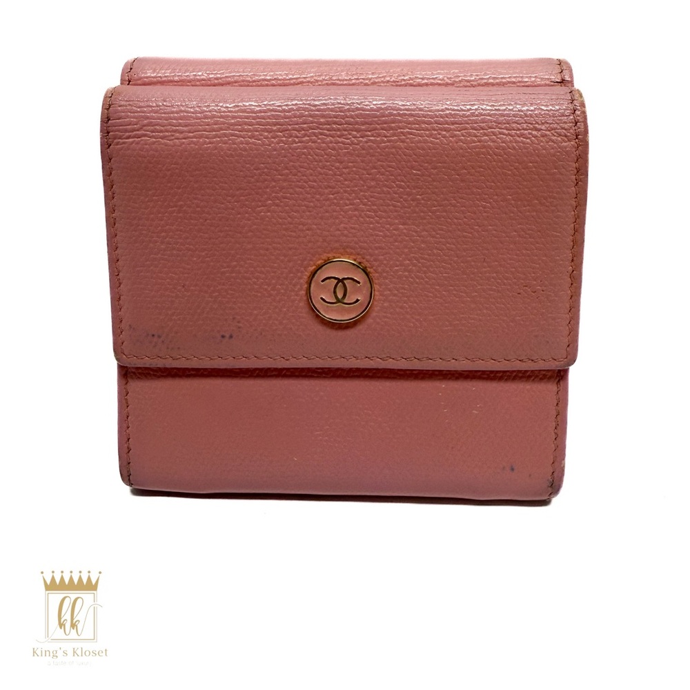 Chanel Compact Button Wallet - image 1